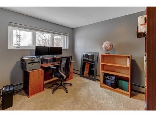 124 Haverhill Road Sw, Calgary, AB - Indoor Photo Showing Office