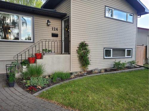 124 Haverhill Road Sw, Calgary, AB - Outdoor With Exterior