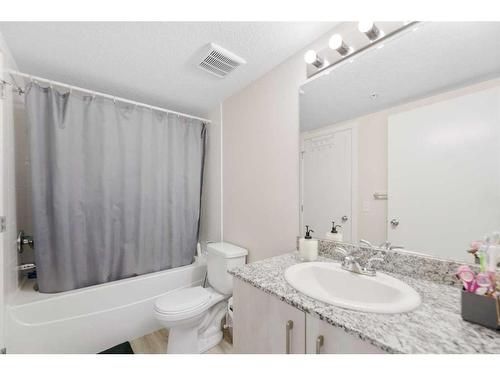 3408-4641 128 Avenue Ne, Calgary, AB - Indoor Photo Showing Bathroom