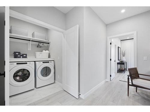 826 81 Street Sw, Calgary, AB - Indoor Photo Showing Laundry Room