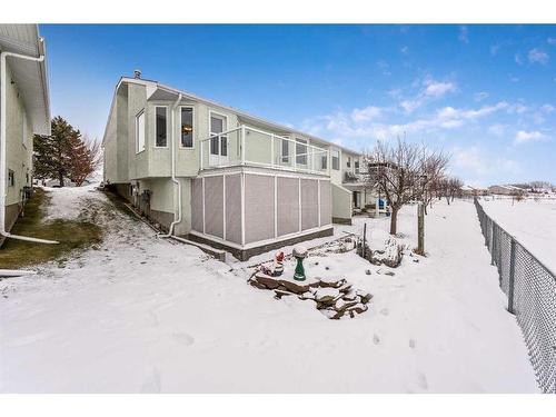 21 Strathmore Lakes Bay, Strathmore, AB - Outdoor