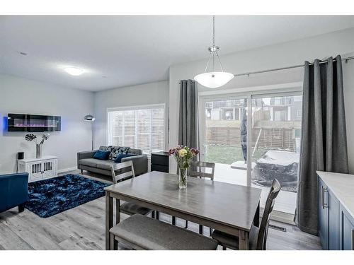 217 Lucas Crescent Nw, Calgary, AB - Indoor