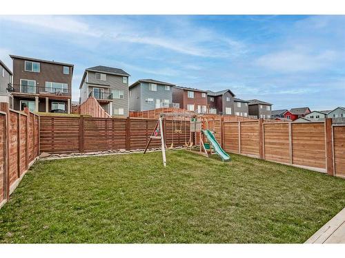 217 Lucas Crescent Nw, Calgary, AB - Outdoor