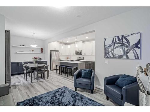 217 Lucas Crescent Nw, Calgary, AB - Indoor Photo Showing Living Room