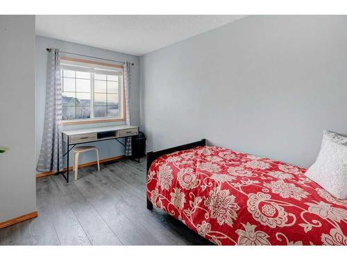 106 Royal Birch Gardens Nw, Calgary, AB - Indoor Photo Showing Bedroom