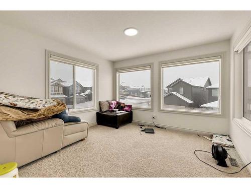 58 Lucas Cove Nw, Calgary, AB - Indoor Photo Showing Living Room