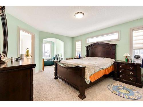 58 Lucas Cove Nw, Calgary, AB - Indoor Photo Showing Bedroom