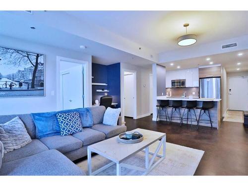 408-235 9A Street Nw, Calgary, AB - Indoor Photo Showing Living Room