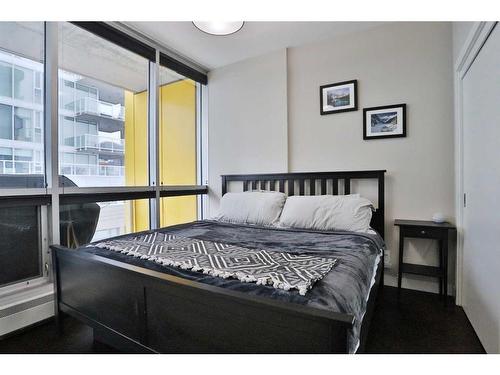 408-235 9A Street Nw, Calgary, AB - Indoor Photo Showing Bedroom