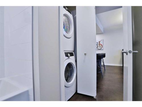 408-235 9A Street Nw, Calgary, AB - Indoor Photo Showing Laundry Room