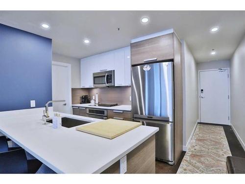 408-235 9A Street Nw, Calgary, AB - Indoor Photo Showing Kitchen With Stainless Steel Kitchen