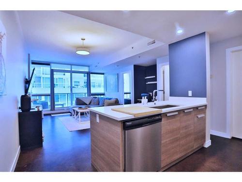 408-235 9A Street Nw, Calgary, AB - Indoor Photo Showing Kitchen