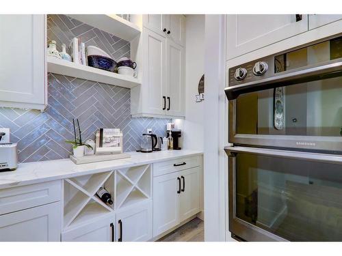 256 Cranbrook Drive Se, Calgary, AB - Indoor Photo Showing Kitchen