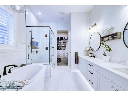 256 Cranbrook Drive Se, Calgary, AB - Indoor Photo Showing Bathroom