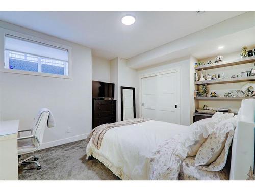 256 Cranbrook Drive Se, Calgary, AB - Indoor Photo Showing Bedroom