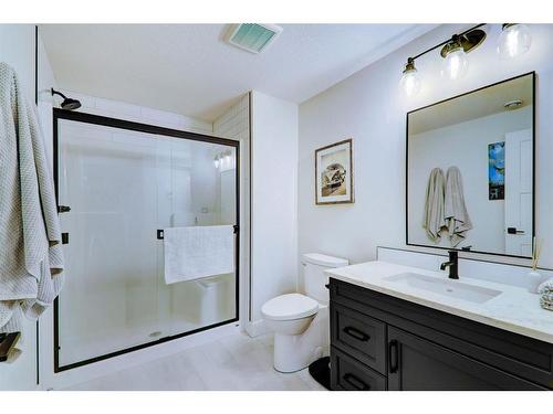 256 Cranbrook Drive Se, Calgary, AB - Indoor Photo Showing Bathroom