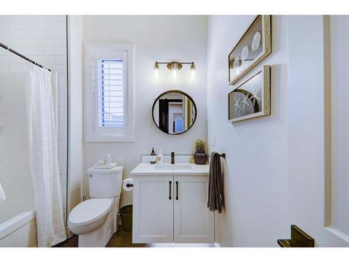 256 Cranbrook Drive Se, Calgary, AB - Indoor Photo Showing Bathroom