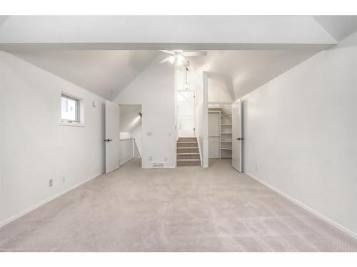 2204 2 Avenue Nw, Calgary, AB - Indoor Photo Showing Other Room