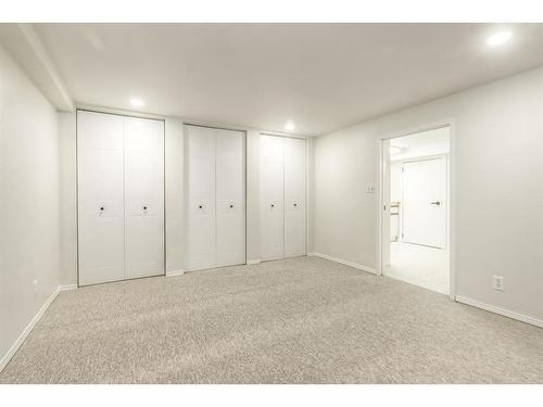 2204 2 Avenue Nw, Calgary, AB - Indoor Photo Showing Other Room