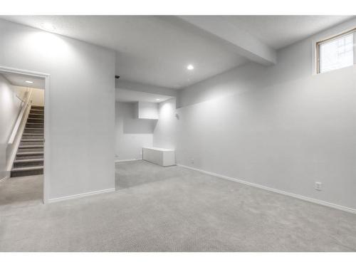 2204 2 Avenue Nw, Calgary, AB - Indoor Photo Showing Other Room