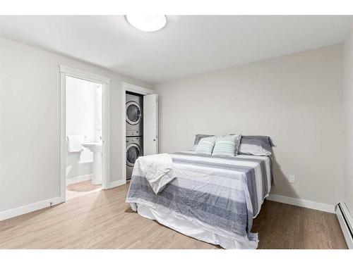 5-1611 26 Avenue Sw, Calgary, AB - Indoor Photo Showing Bedroom