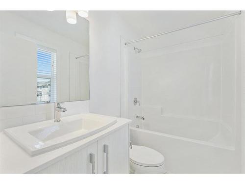 1603-280 Chelsea Road, Chestermere, AB - Indoor Photo Showing Bathroom