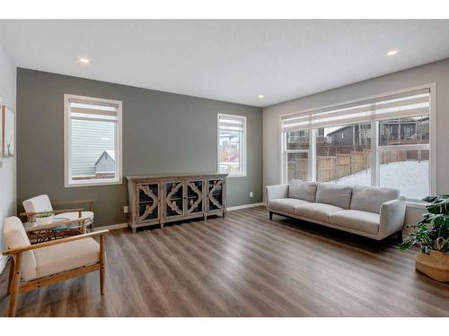 45 Legacy Woods Place Se, Calgary, AB - Indoor Photo Showing Living Room