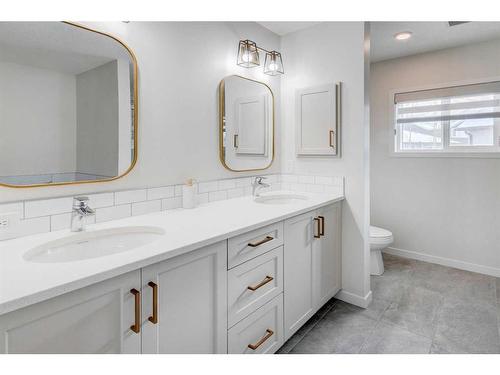 45 Legacy Woods Place Se, Calgary, AB - Indoor Photo Showing Bathroom