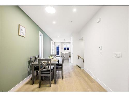 3-426 13 Avenue Ne, Calgary, AB - Indoor Photo Showing Dining Room