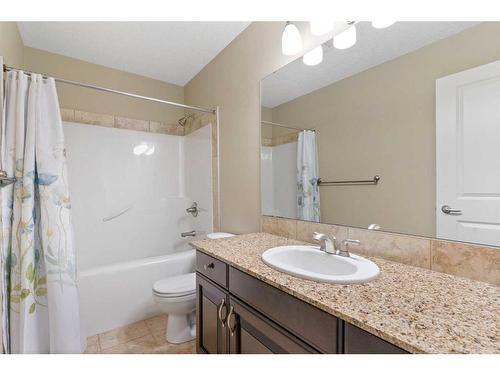 16 Sunset Close, Cochrane, AB - Indoor Photo Showing Bathroom