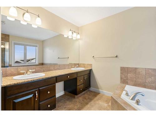 16 Sunset Close, Cochrane, AB - Indoor Photo Showing Bathroom