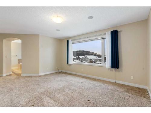 16 Sunset Close, Cochrane, AB - Indoor Photo Showing Other Room