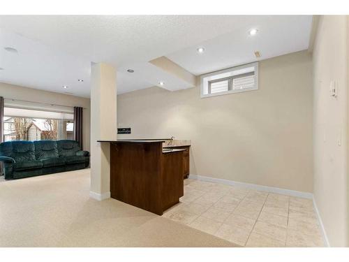 16 Sunset Close, Cochrane, AB - Indoor