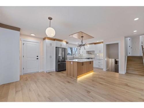 619 Arlington Drive Se, Calgary, AB - Indoor