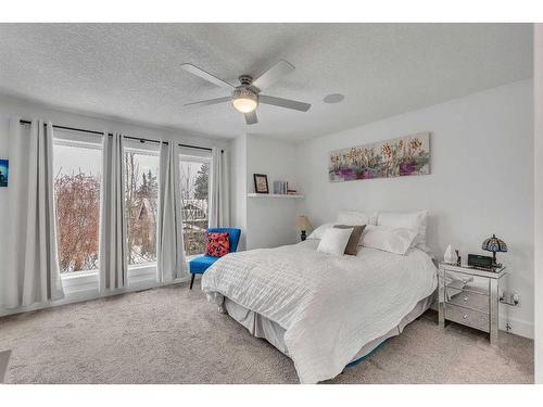 1-1922 25A Street Sw, Calgary, AB - Indoor Photo Showing Bedroom