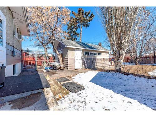 2236 41 Street Se, Calgary, AB - Outdoor