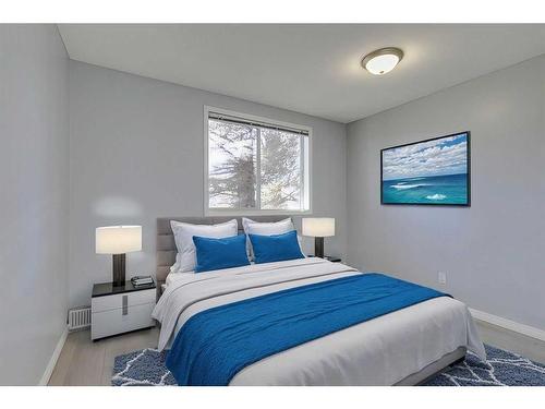 119-2022 Canyon Meadows Drive Se, Calgary, AB - Indoor Photo Showing Bedroom