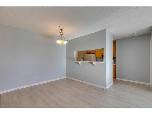 119-2022 Canyon Meadows Drive Se, Calgary, AB - Indoor