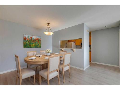 119-2022 Canyon Meadows Drive Se, Calgary, AB - Indoor Photo Showing Dining Room