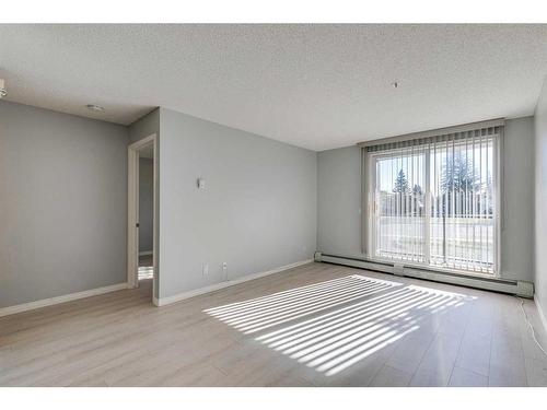 119-2022 Canyon Meadows Drive Se, Calgary, AB - Indoor Photo Showing Other Room