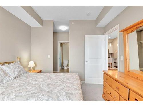 408-10 Mahogany Mews Se, Calgary, AB - Indoor Photo Showing Bedroom