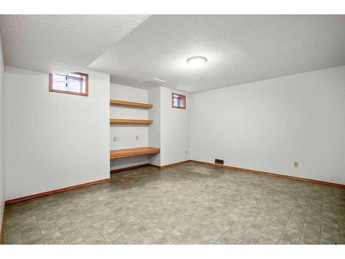 14 West Chapman Place, Cochrane, AB - Indoor