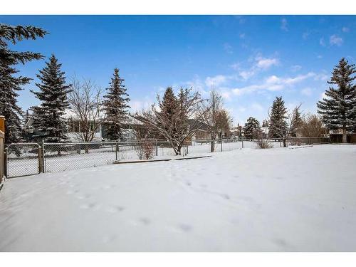 14 West Chapman Place, Cochrane, AB - Outdoor