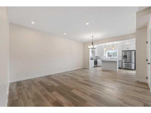 830 Bayview Terrace Sw, Airdrie, AB - Indoor Photo Showing Kitchen