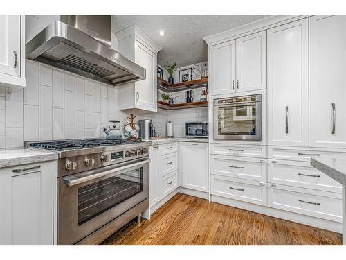 86 Schubert Hill Nw, Calgary, AB - Indoor Photo Showing Kitchen With Upgraded Kitchen