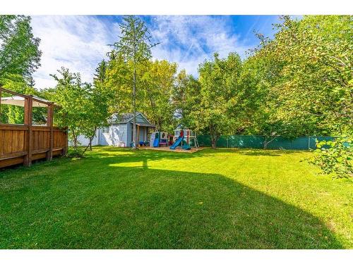 86 Schubert Hill Nw, Calgary, AB - Outdoor With Backyard