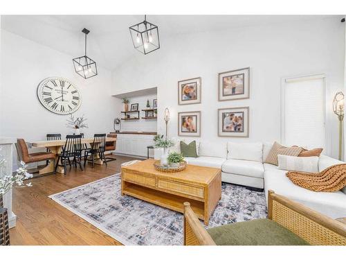 86 Schubert Hill Nw, Calgary, AB - Indoor Photo Showing Living Room