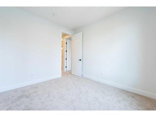 240 22 Avenue, Calgary, AB - Indoor Photo Showing Other Room