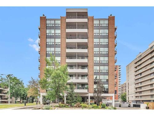 2C-133 25 Avenue Sw, Calgary, AB - Outdoor With Balcony With Facade