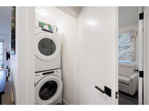 401-4138 University Avenue Nw, Calgary, AB - Indoor Photo Showing Laundry Room